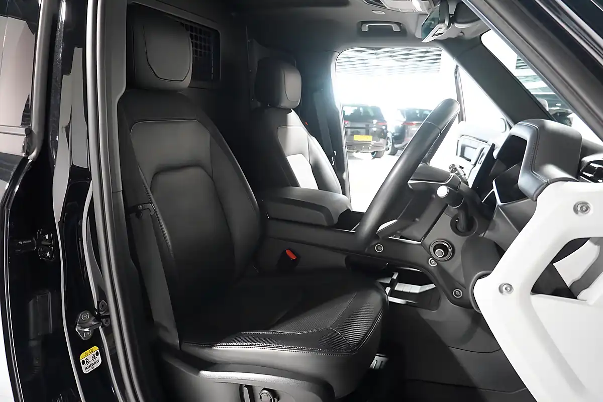 Used 2023 Land Rover Defender 110 X-Dynamic Hse Hard Top Santorini Black - Interior and Exterior details 8