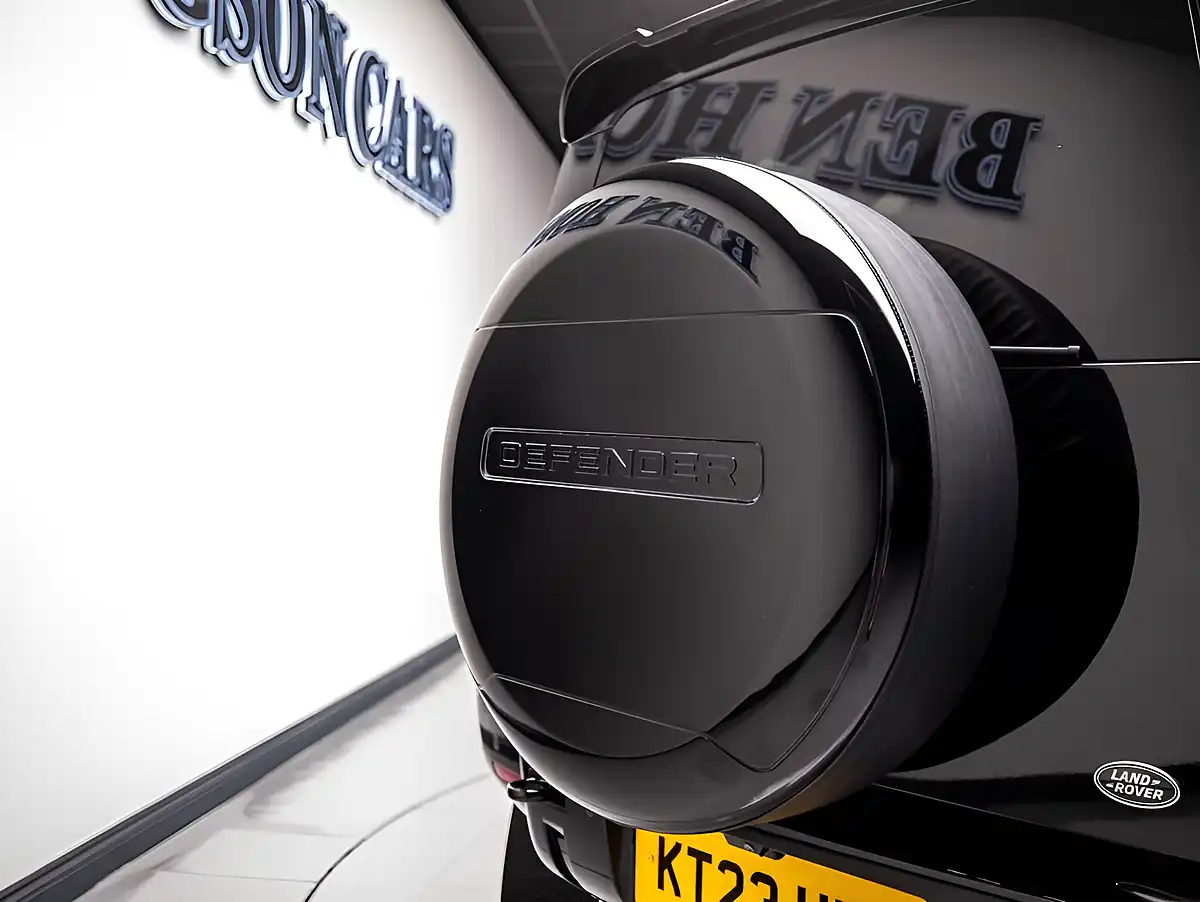 Used 2023 Land Rover Defender 110 X-Dynamic Hse Santorini Black - Interior and Exterior details 13
