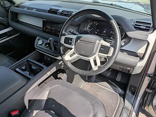 2023 Land Rover Defender 110 3.0 D250 X-Dynamic SE