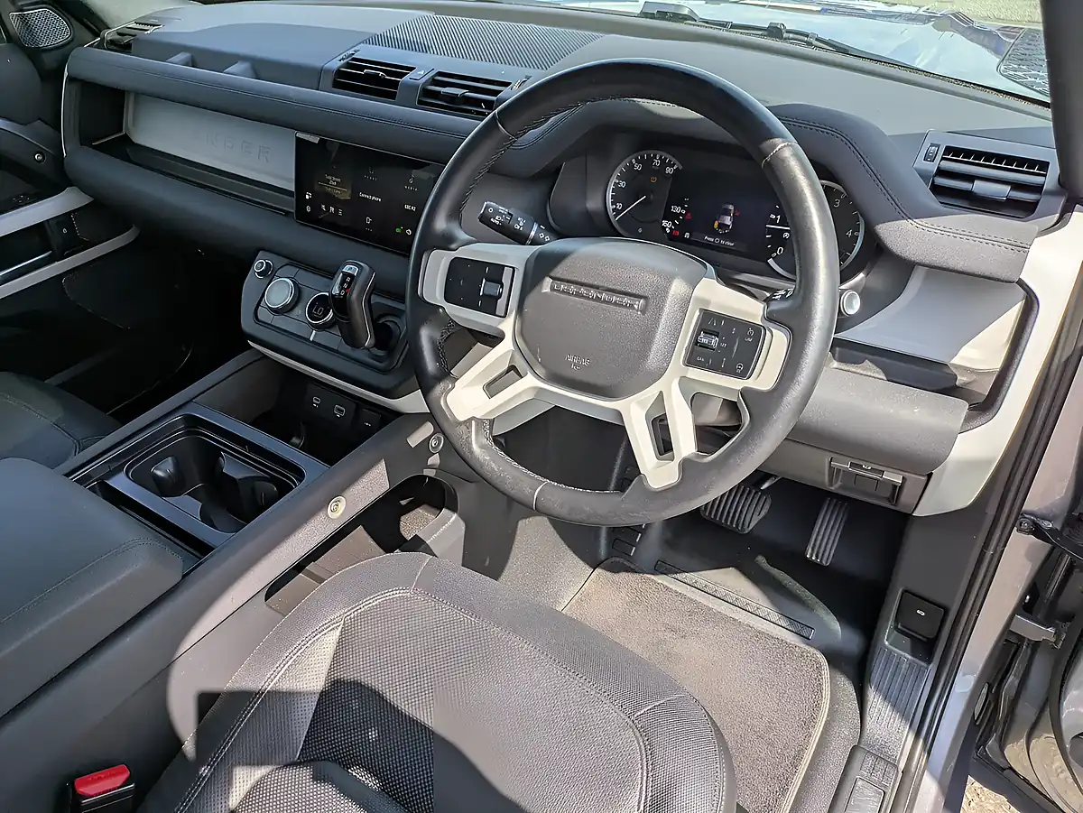 Used 2023 Land Rover Defender 110 X-Dynamic Se Grey - Front View