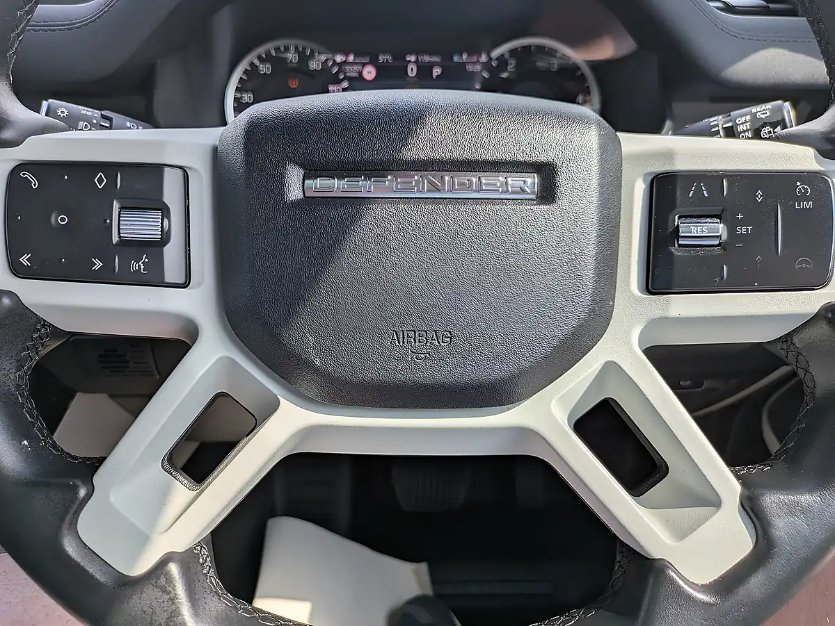 Used 2023 Land Rover Defender 110 X-Dynamic Se Grey - Interior and Exterior details 14