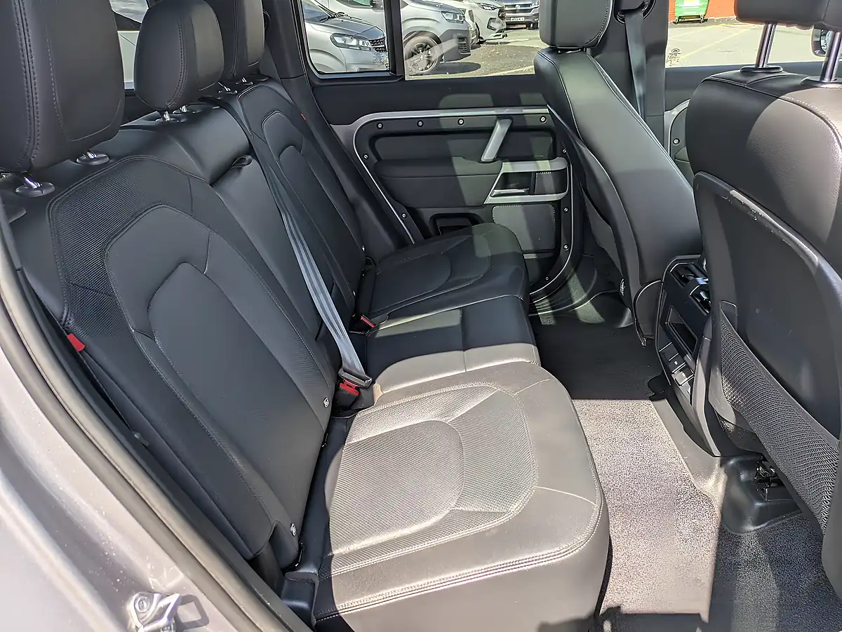 Used 2023 Land Rover Defender 110 X-Dynamic Se Grey - Interior and Exterior details 3