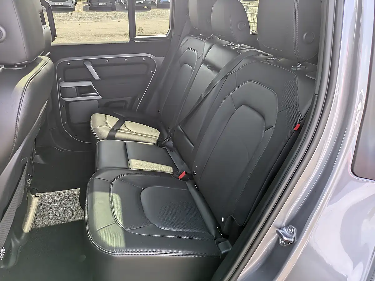 Used 2023 Land Rover Defender 110 X-Dynamic Se Grey - Interior and Exterior details 8