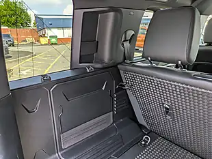 Used 2023 Land Rover Defender 110 X-Dynamic Se Silver - Interior and Exterior details 16