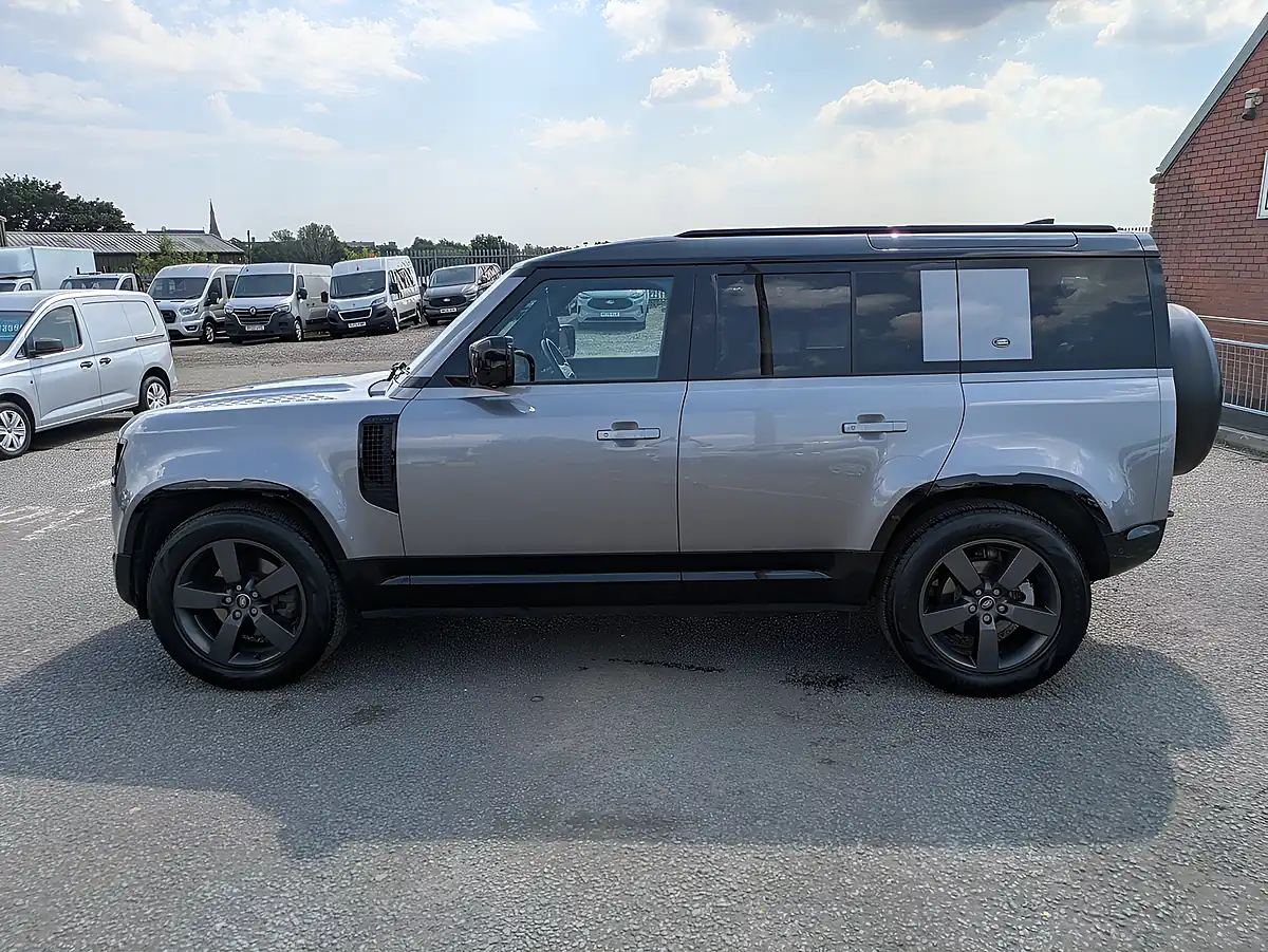 Used 2023 Land Rover Defender 110 X-Dynamic Se Silver - Interior and Exterior details 4