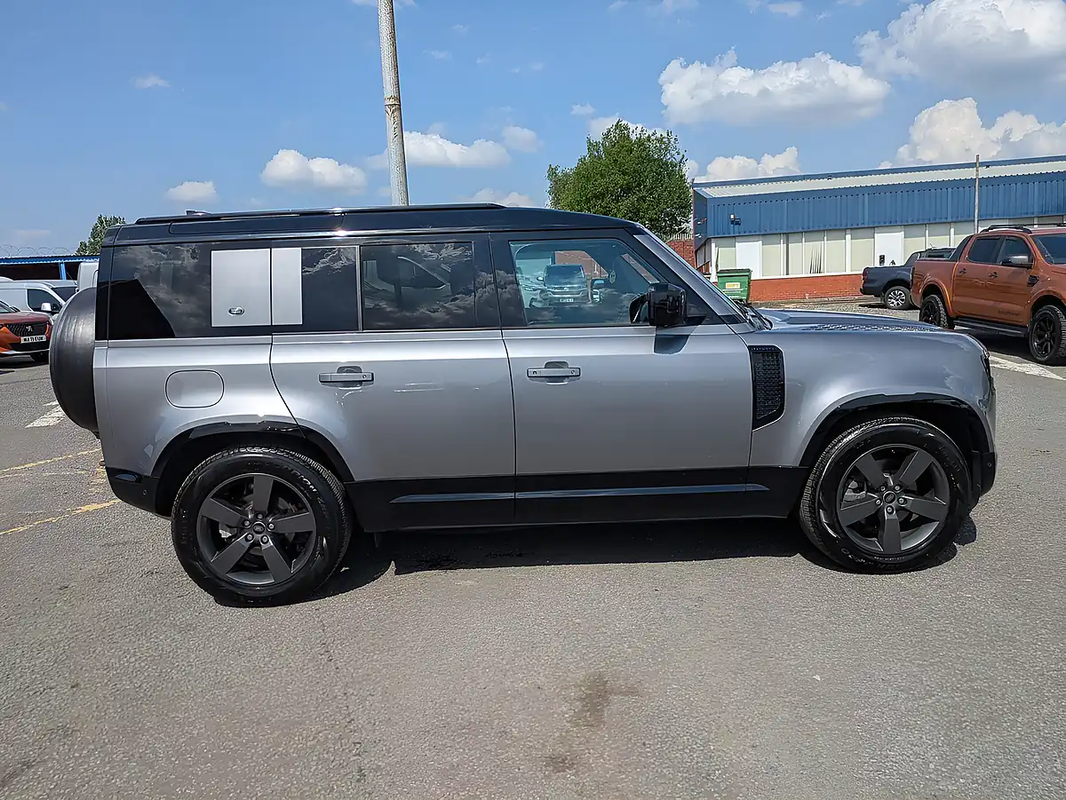 Used 2023 Land Rover Defender 110 X-Dynamic Se Silver - Interior and Exterior details 8