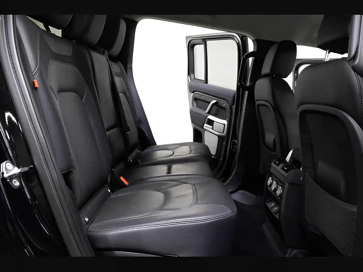 Used 2023 Land Rover Defender 130 X-Dynamic Se Black - Interior and Exterior details 13