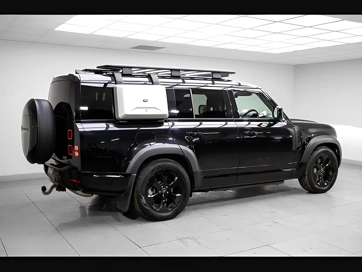 Used 2023 Land Rover Defender 130 X-Dynamic Se Black - Interior and Exterior details 5