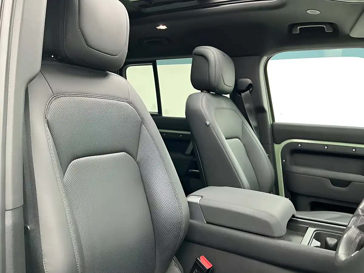 Used 2023 Land Rover Defender 75th Limited Edition Grasmere Green - Interior and Exterior details 10