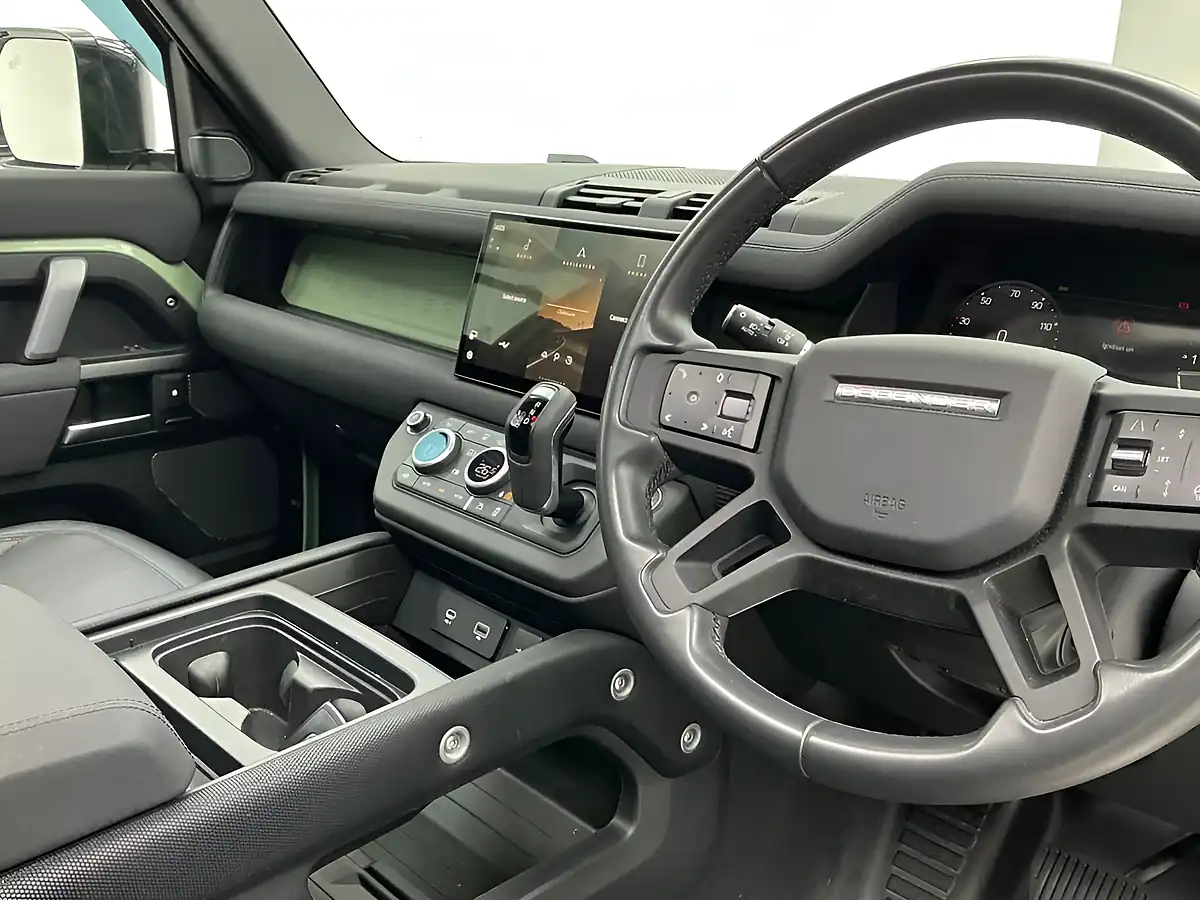Used 2023 Land Rover Defender 75th Limited Edition Grasmere Green - Interior and Exterior details 11