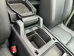 Used 2023 Land Rover Defender 75th Limited Edition Grasmere Green - Interior and Exterior details 18