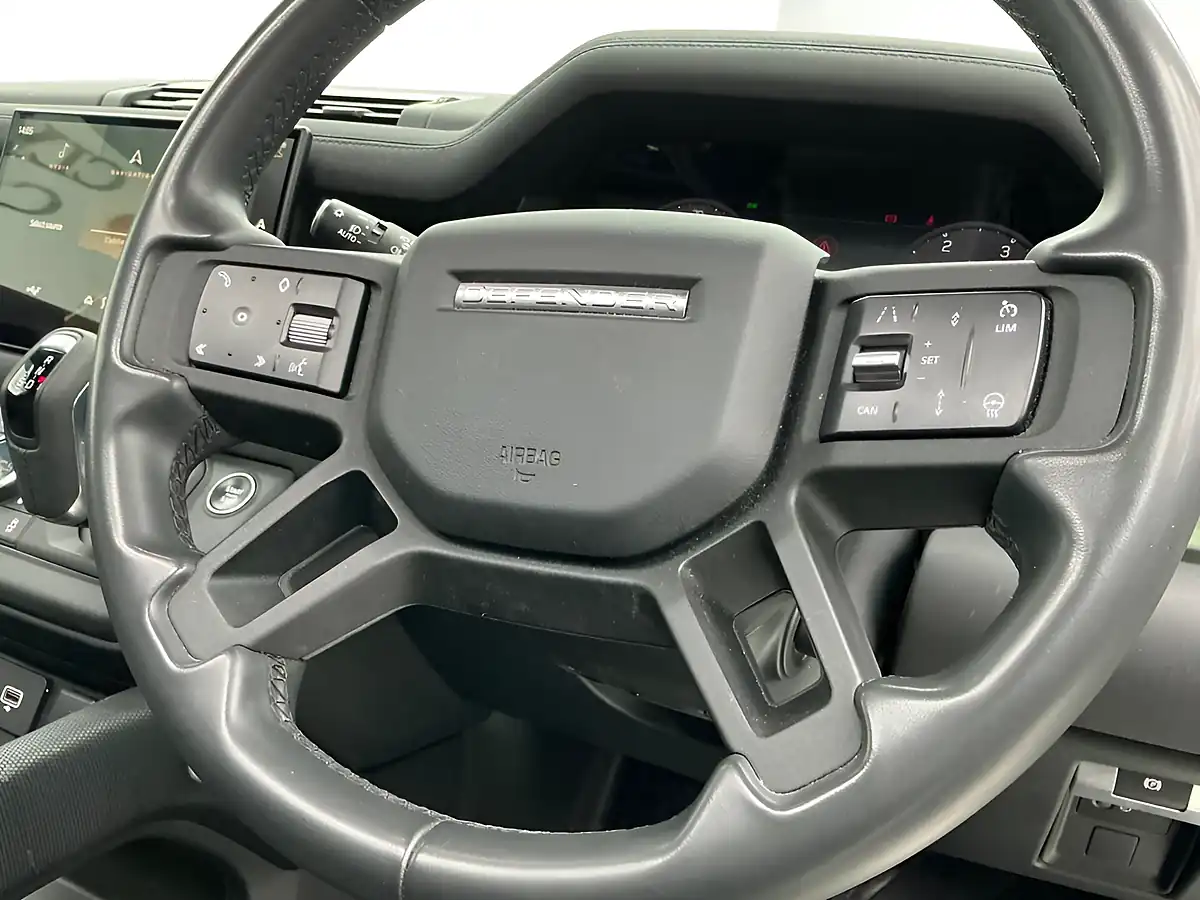 Used 2023 Land Rover Defender 75th Limited Edition Grasmere Green - Interior and Exterior details 9