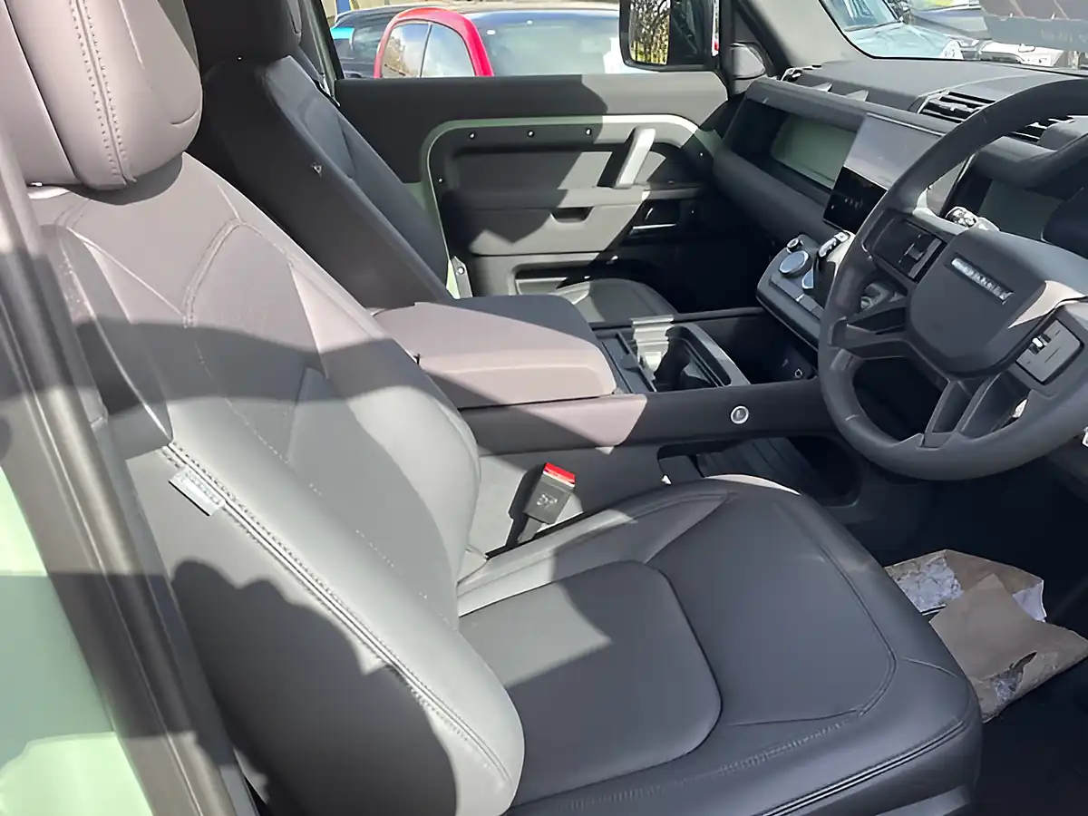 Used 2023 Land Rover Defender 75th Limited Edition Green - Interior and Exterior details 15
