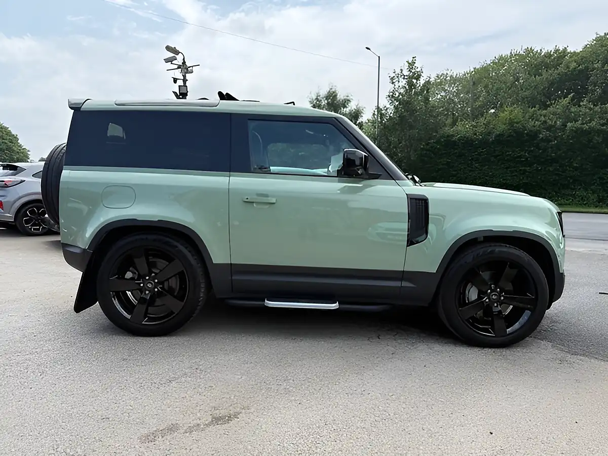 Used 2023 Land Rover Defender 75th Limited Edition Green - Interior and Exterior details 3