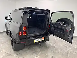 Used 2023 Land Rover Defender 90 Hard Top Swb Grey - Interior and Exterior details 13