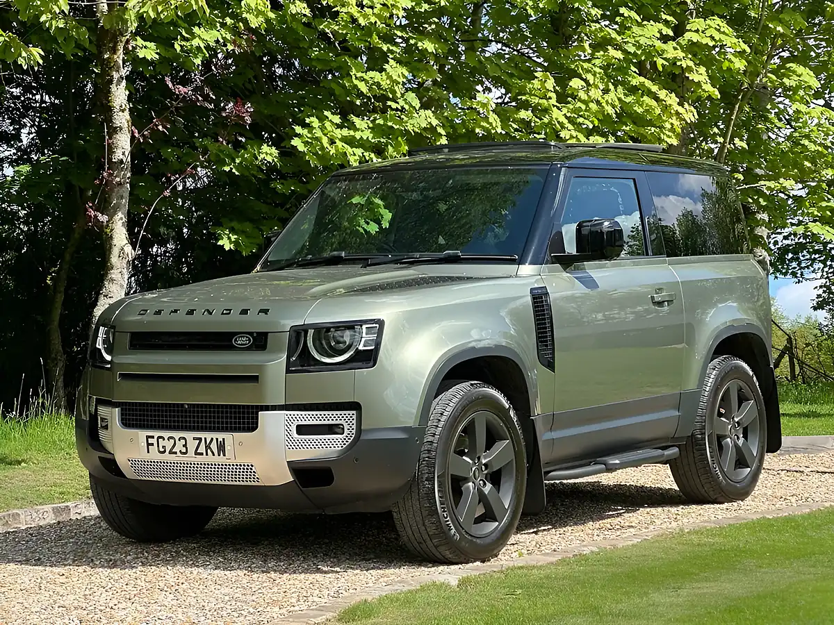 Used 2023 Land Rover Defender 90 Hse Pangea Green - Front View
