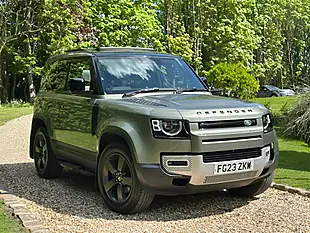 Used 2023 Land Rover Defender 90 Hse Pangea Green - Interior and Exterior details 10