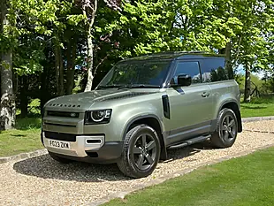 Used 2023 Land Rover Defender 90 Hse Pangea Green - Interior and Exterior details 11