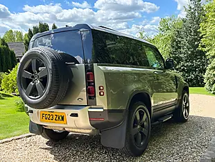 Used 2023 Land Rover Defender 90 Hse Pangea Green - Interior and Exterior details 12