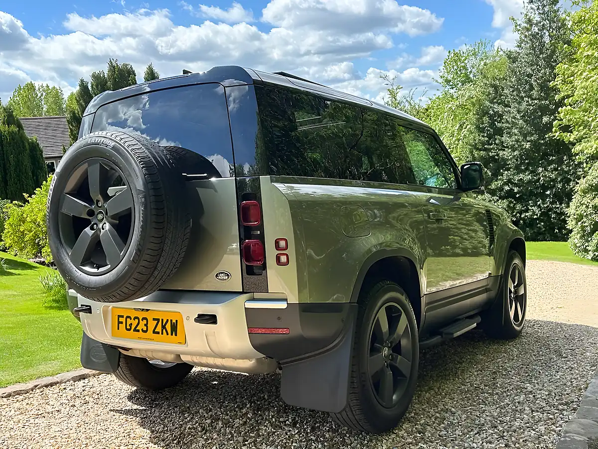 Used 2023 Land Rover Defender 90 Hse Pangea Green - Interior and Exterior details 12