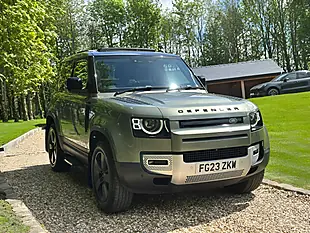 Used 2023 Land Rover Defender 90 Hse Pangea Green - Interior and Exterior details 14