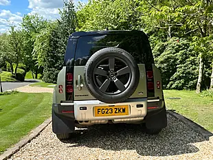 Used 2023 Land Rover Defender 90 Hse Pangea Green - Interior and Exterior details 15