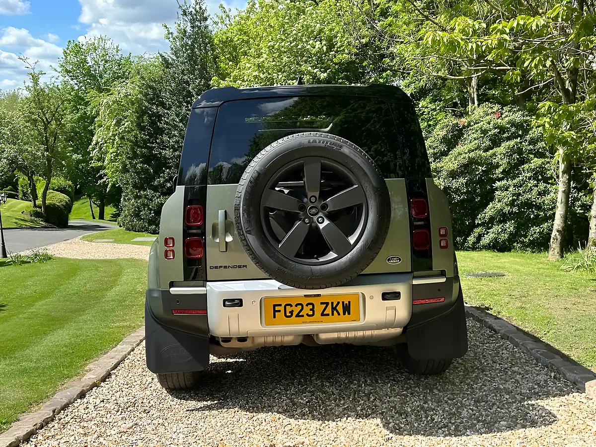 Used 2023 Land Rover Defender 90 Hse Pangea Green - Interior and Exterior details 15