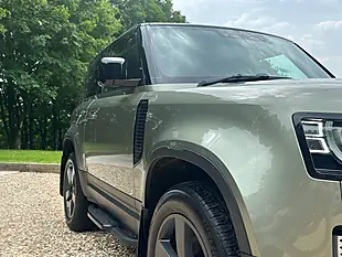 Used 2023 Land Rover Defender 90 Hse Pangea Green - Interior and Exterior details 18
