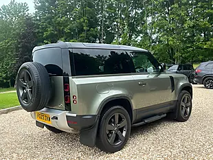 Used 2023 Land Rover Defender 90 Hse Pangea Green - Interior and Exterior details 19