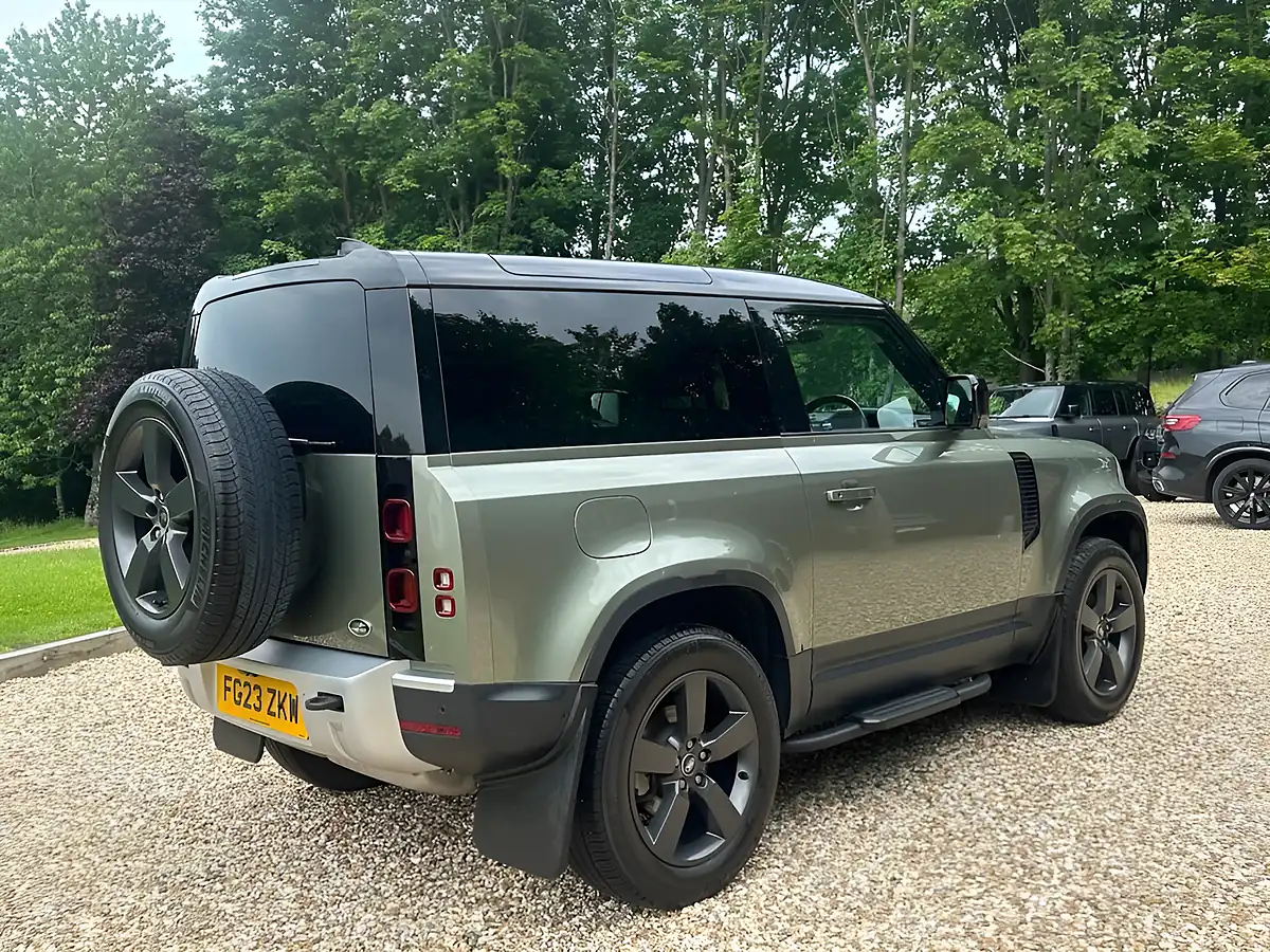 Used 2023 Land Rover Defender 90 Hse Pangea Green - Interior and Exterior details 19