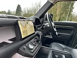 Used 2023 Land Rover Defender 90 Hse Pangea Green - Interior and Exterior details 2