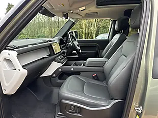 Used 2023 Land Rover Defender 90 Hse Pangea Green - Interior and Exterior details 4