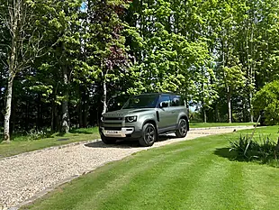 Used 2023 Land Rover Defender 90 Hse Pangea Green - Interior and Exterior details 5