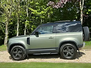 Used 2023 Land Rover Defender 90 Hse Pangea Green - Interior and Exterior details 6