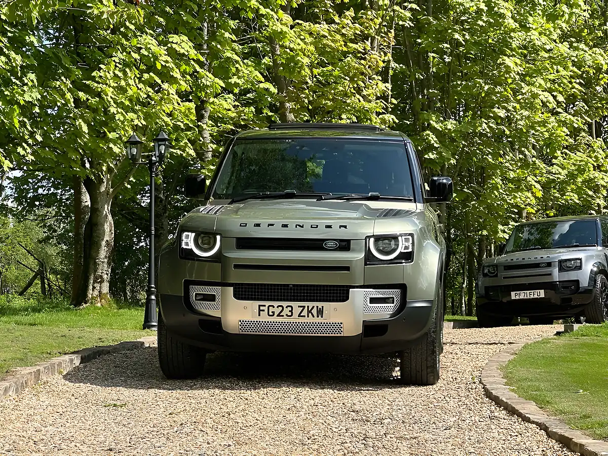 Used 2023 Land Rover Defender 90 Hse Pangea Green - Interior and Exterior details 8