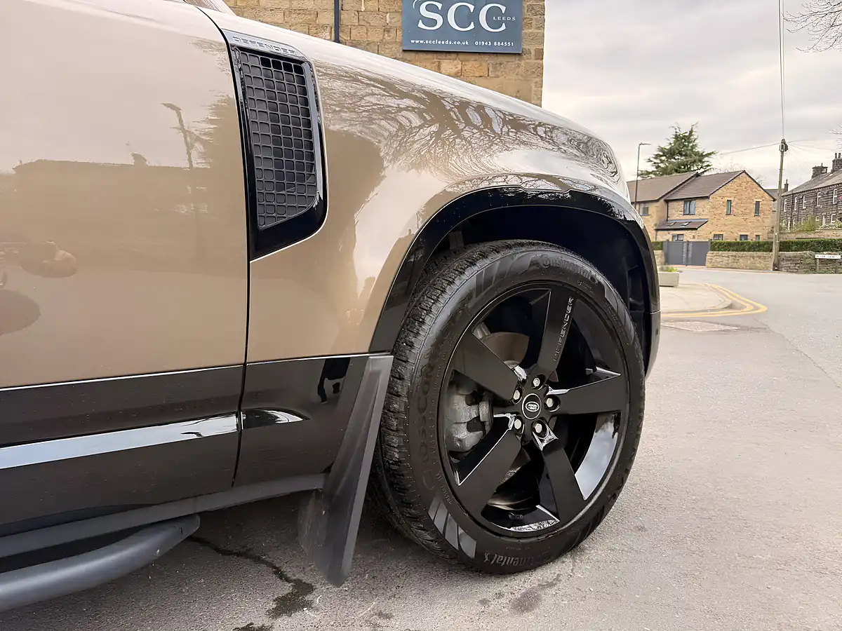 Used 2023 Land Rover Defender 90 X-Dynamic Hse Gondwana Stone - Interior and Exterior details 14