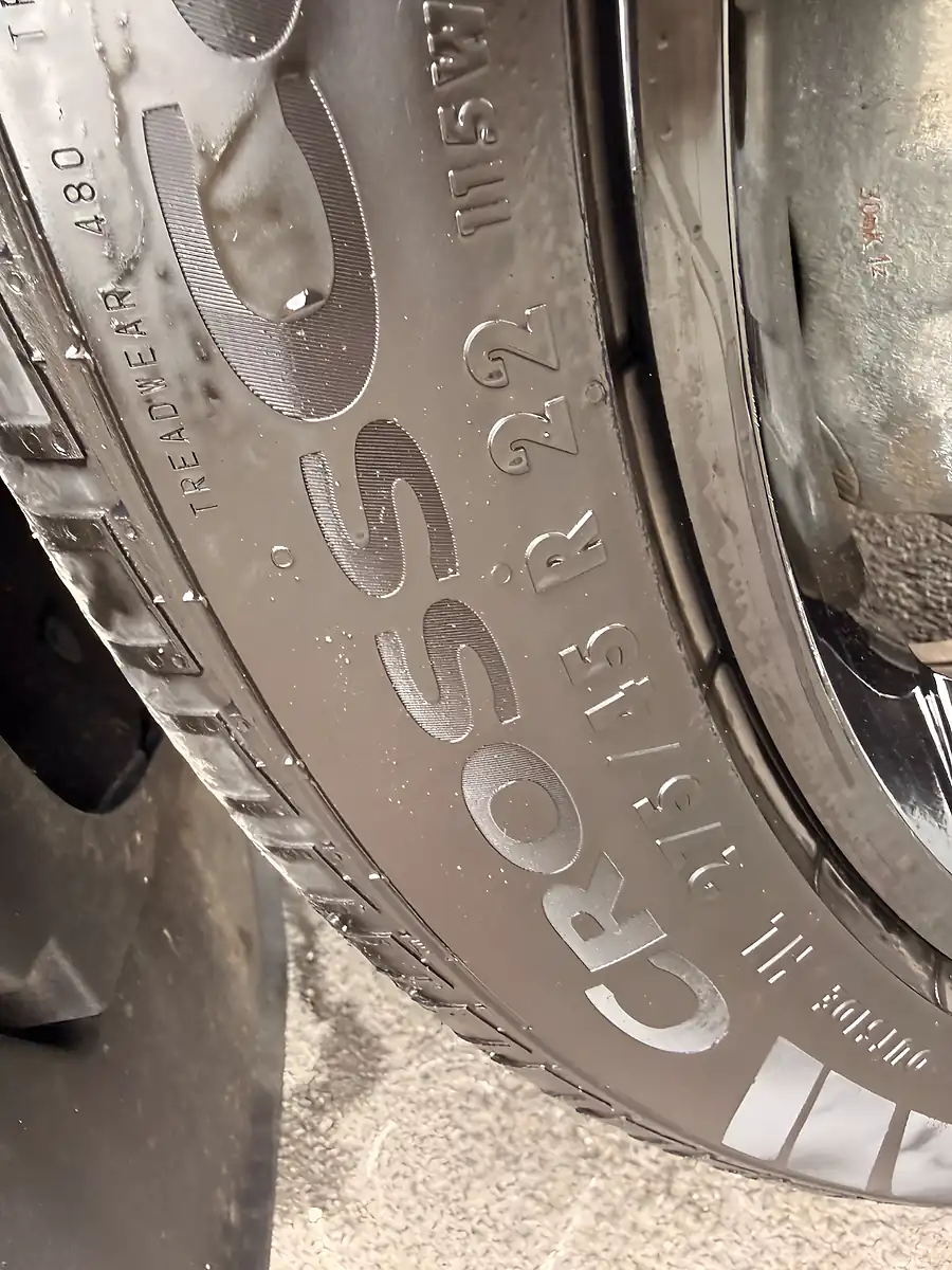 Used 2023 Land Rover Defender 90 X-Dynamic Hse Gondwana Stone - Interior and Exterior details 16