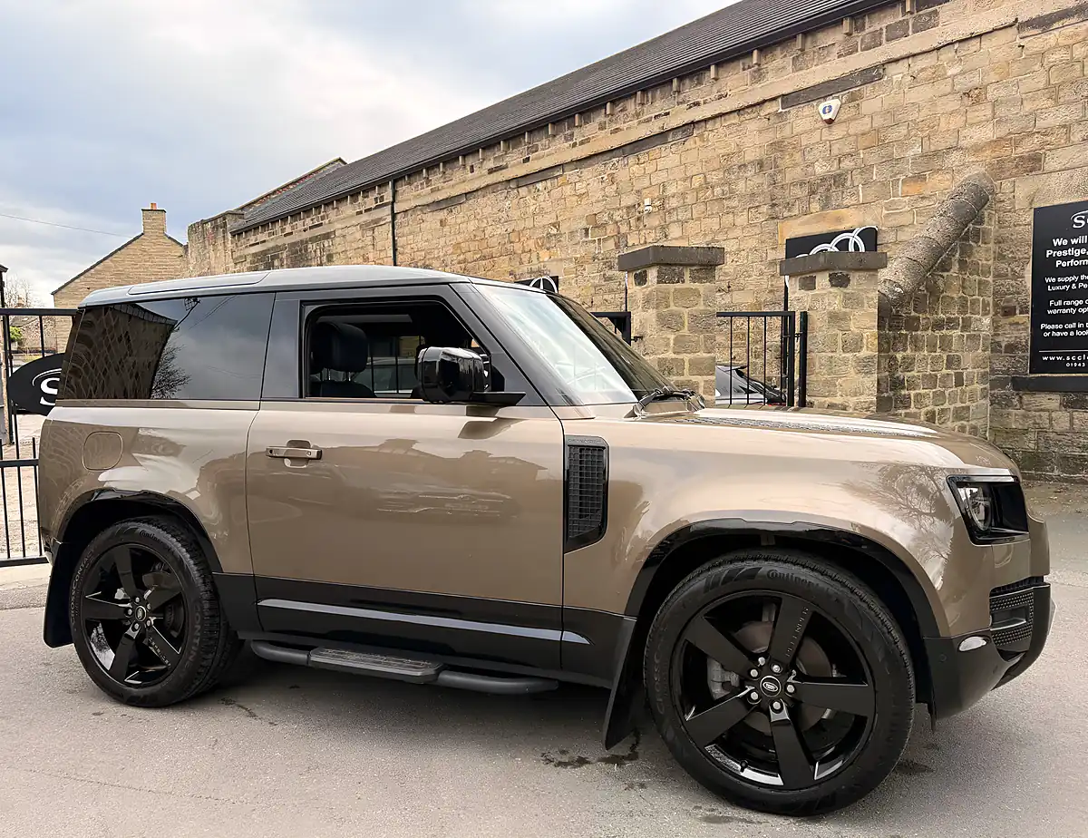 Used 2023 Land Rover Defender 90 X-Dynamic Hse Gondwana Stone - Interior and Exterior details 6