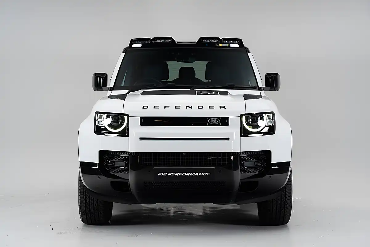 Used 2023 Land Rover Defender 90 X-Dynamic Se White - Interior and Exterior details 20