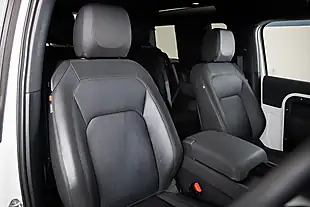 Used 2023 Land Rover Defender 90 X-Dynamic Se White - Interior and Exterior details 3