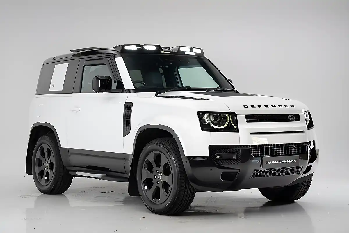 Used 2023 Land Rover Defender 90 X-Dynamic Se White - Interior and Exterior details 5