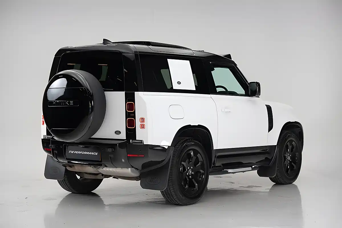 Used 2023 Land Rover Defender 90 X-Dynamic Se White - Interior and Exterior details 7