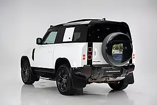 Used 2023 Land Rover Defender 90 X-Dynamic Se White - Interior and Exterior details 9
