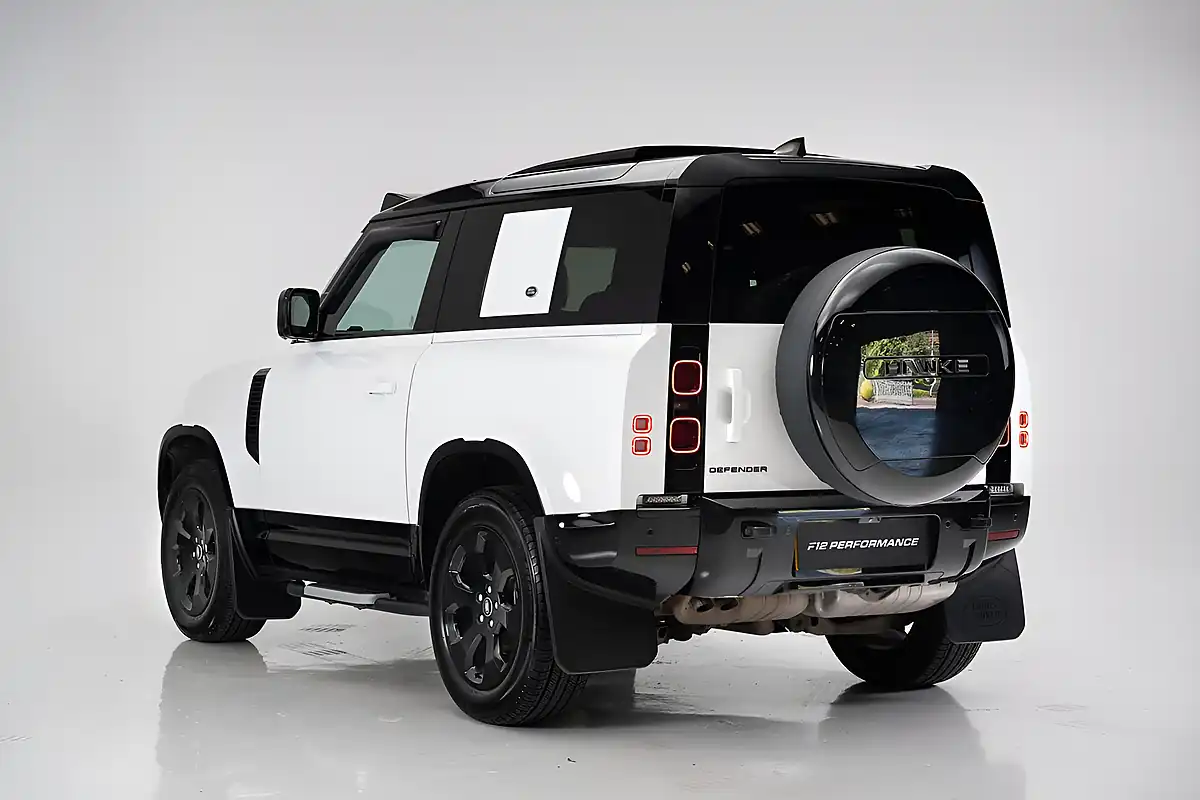 Used 2023 Land Rover Defender 90 X-Dynamic Se White - Interior and Exterior details 9