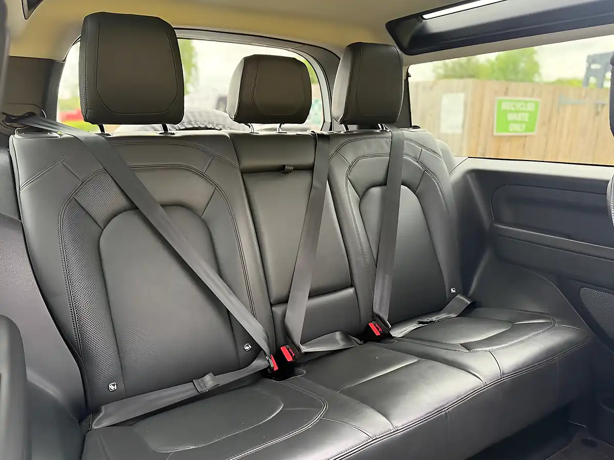 Used 2023 Land Rover Defender Hse White - Interior and Exterior details 17