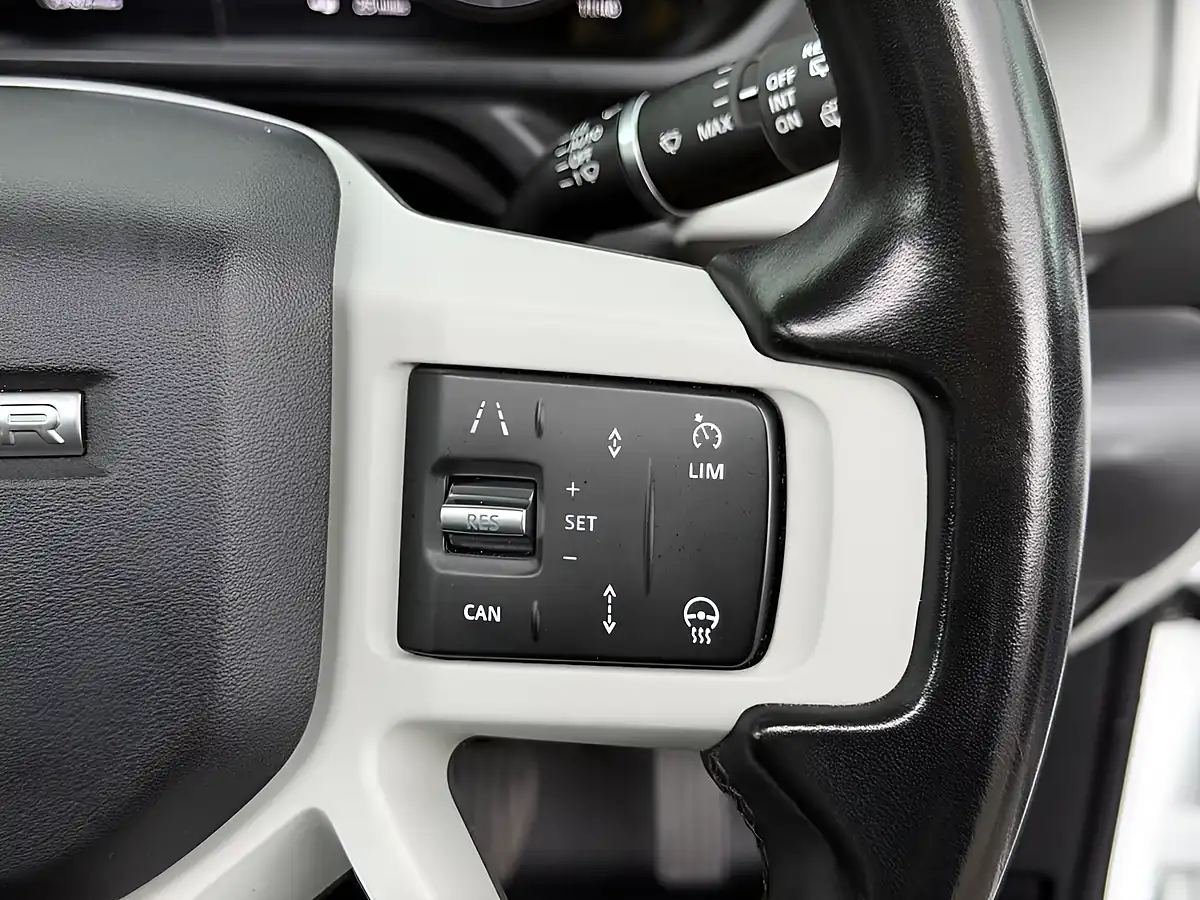 Used 2023 Land Rover Defender Hse White - Interior and Exterior details 19