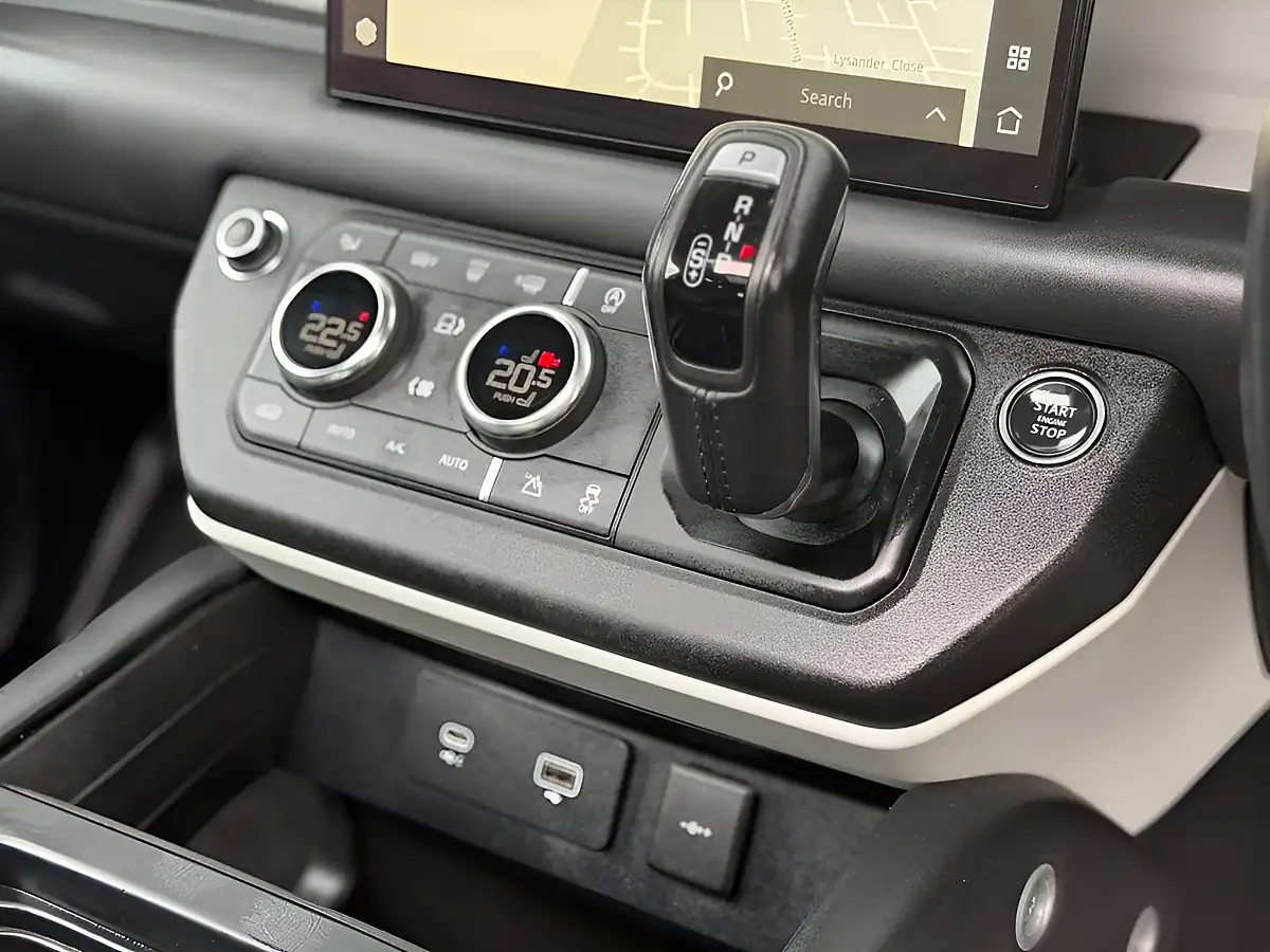 Used 2023 Land Rover Defender Hse White - Interior and Exterior details 20