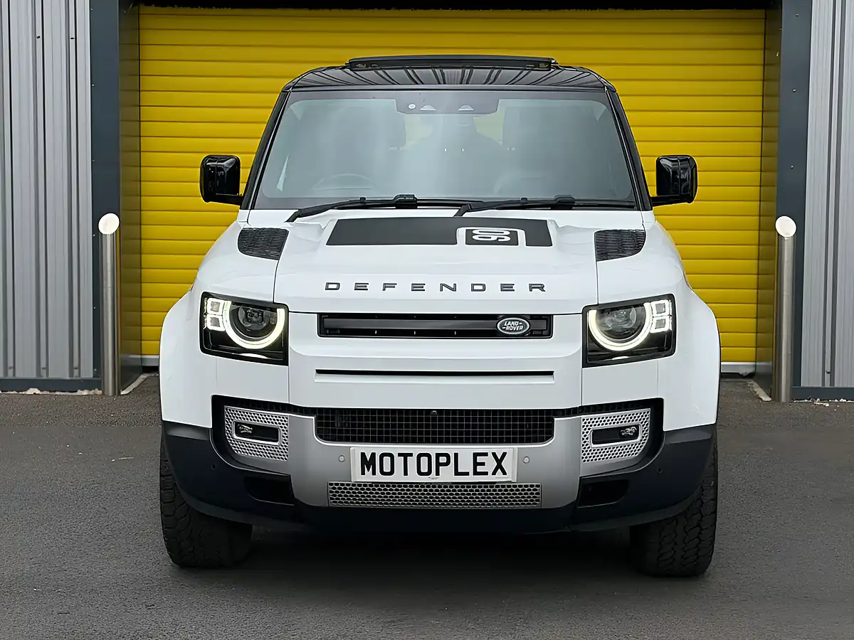 Used 2023 Land Rover Defender Hse White - Interior and Exterior details 4