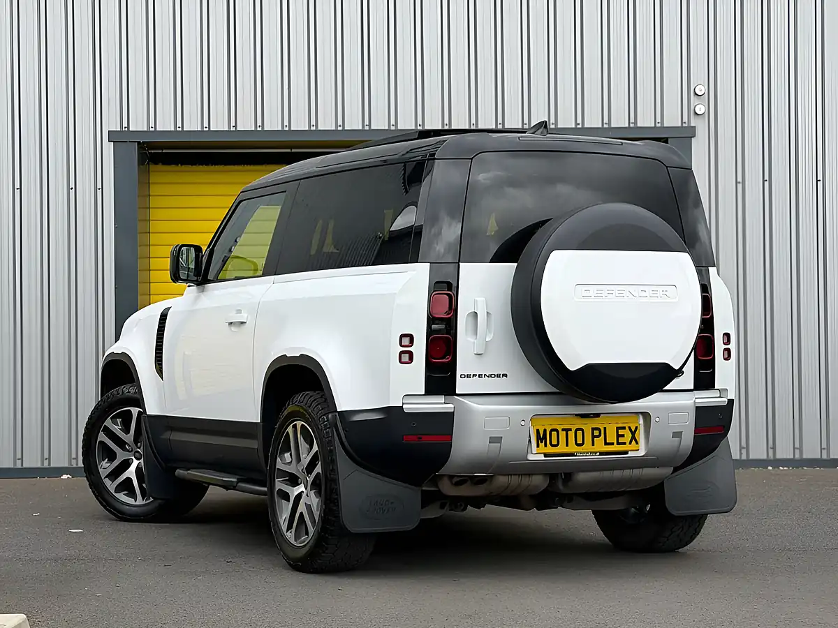 Used 2023 Land Rover Defender Hse White - Interior and Exterior details 9