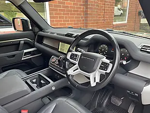 Used 2023 Land Rover Defender Se Green - Interior and Exterior details 4